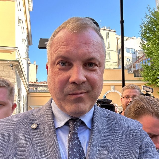 Евгений Попов