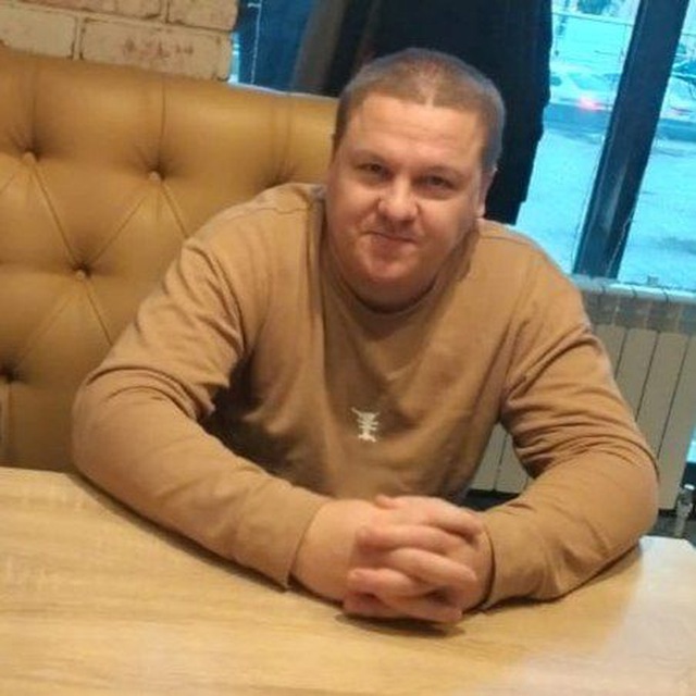 Олег Холодов